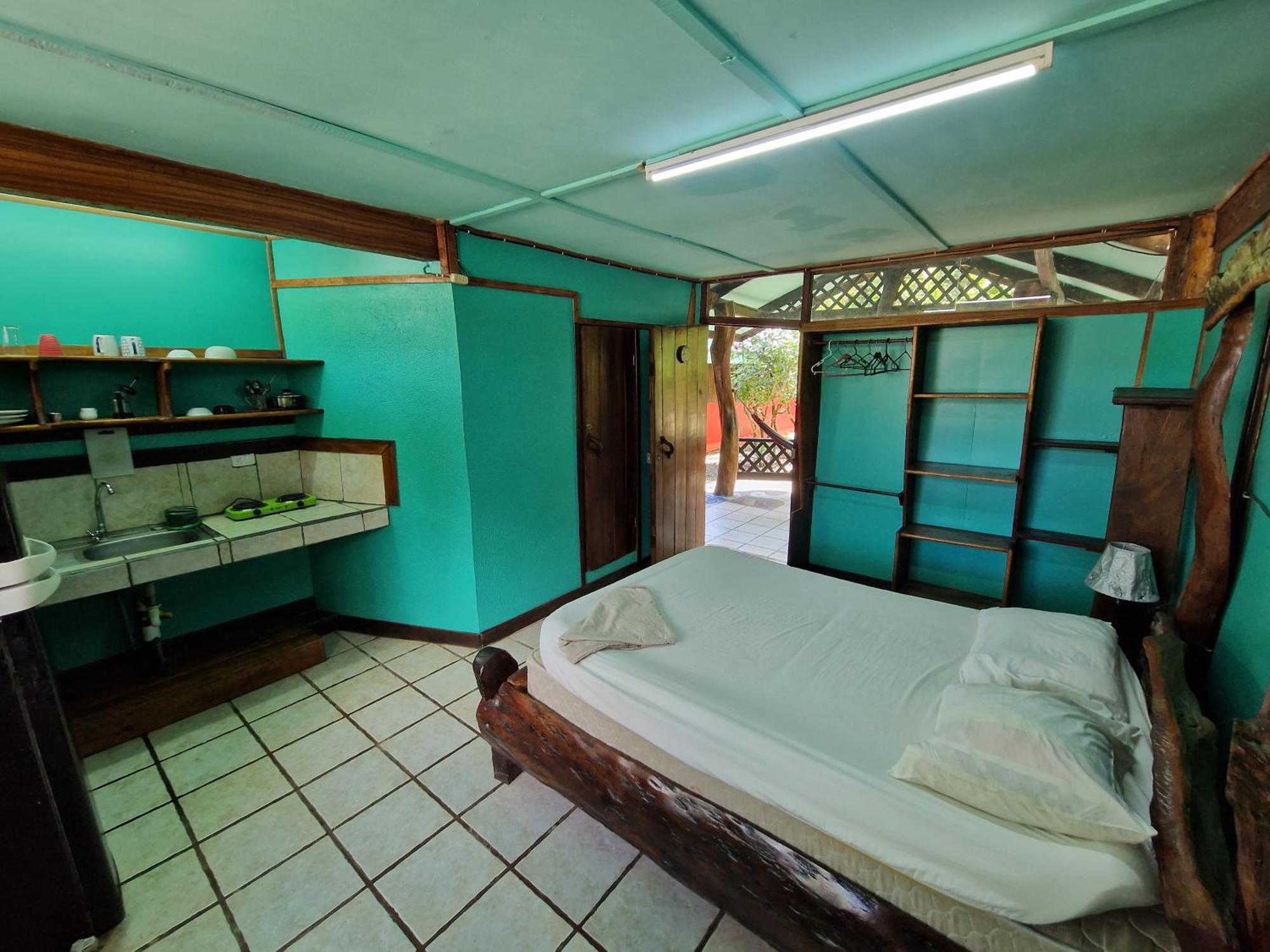 Playa Negra Brewing Beachfront Hotel Puerto Viejo de Talamanca Экстерьер фото